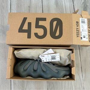 Adidas Yeezy 450 Dark Gray Sneakers Size 6.5 NWT & Box